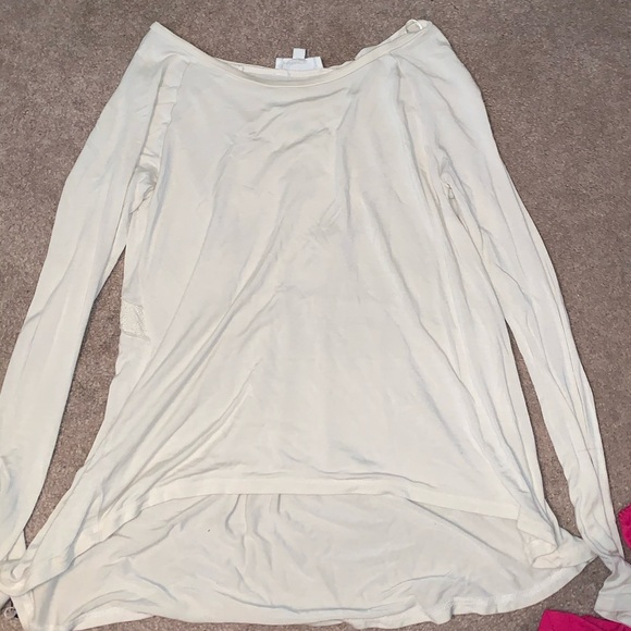 Off white cute blouse with design on back - Picture 1 of 2